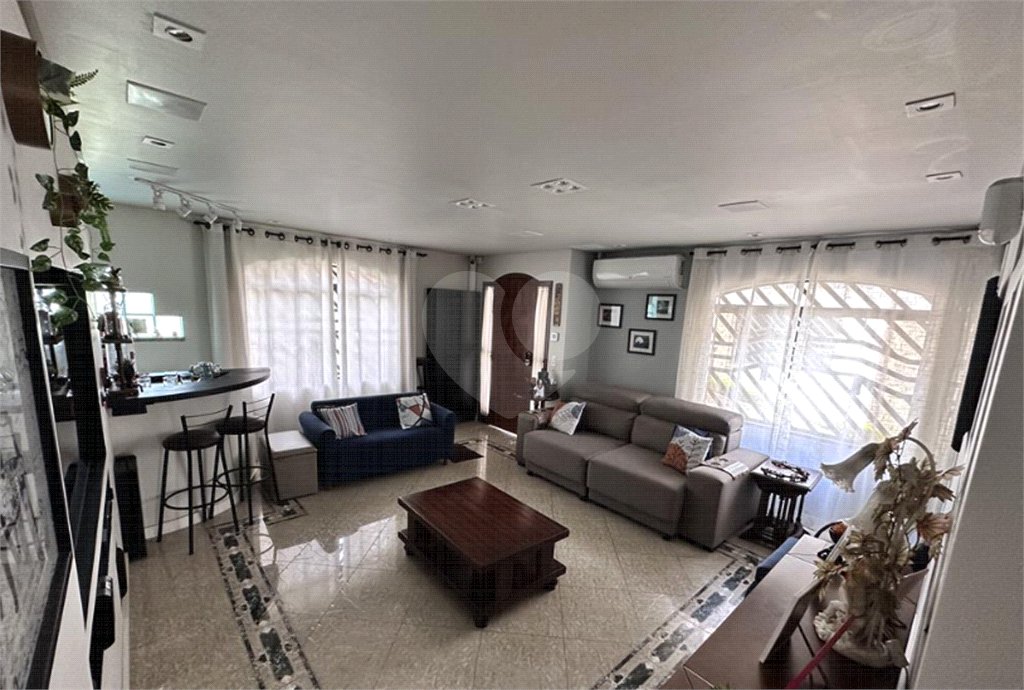 Casa à venda com 3 quartos, sendo 1 suíte,  no condomínio Residencial Nabuco de Araújo, São Paulo - SP