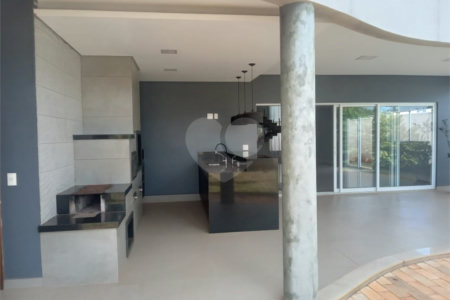 Casa à venda com 4 quartos, sendo 3 suítes,  no condomínio Residencial Montreal, São Carlos - SP