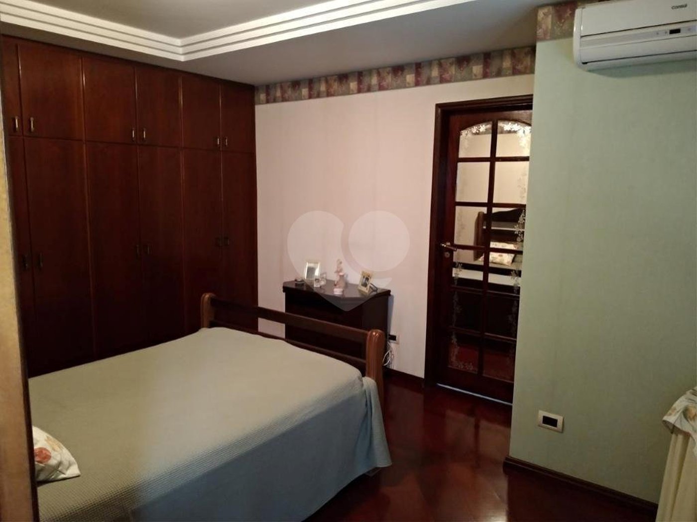 Sobrado à venda com 2 quartos, sendo 1 suíte, em Santa Teresinha, São Paulo, SP