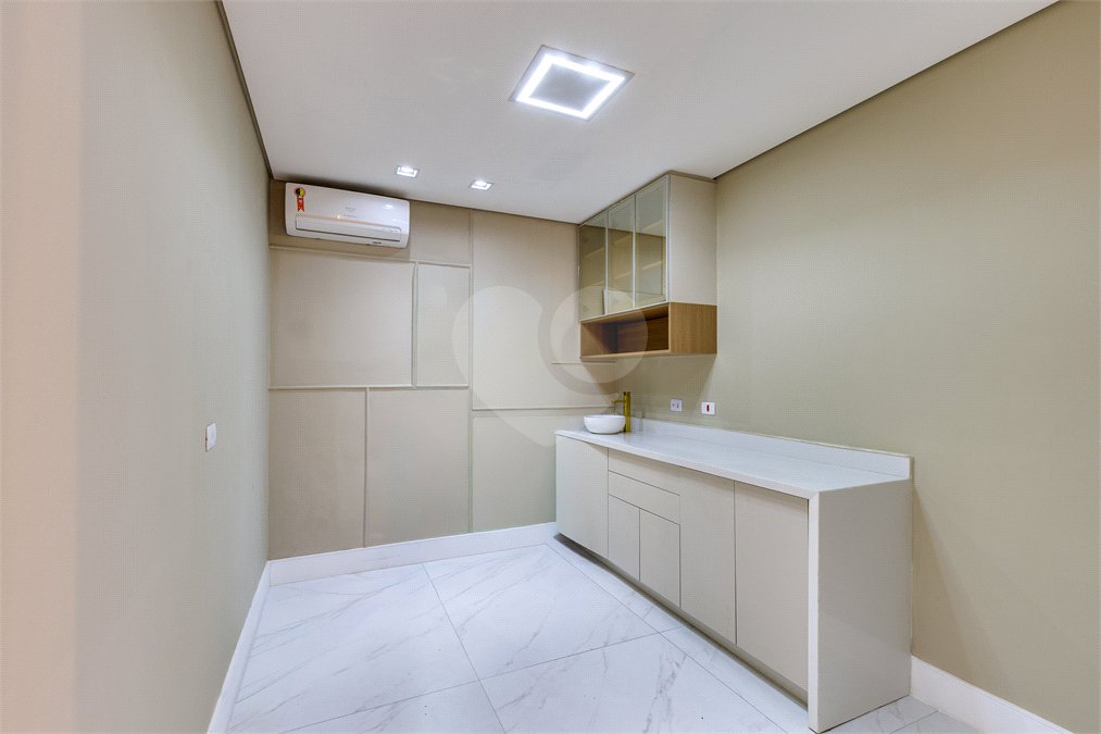 Casa à venda ou para alugar com 12 quartos, sendo 2 suítes, em Alto da Boa Vista, São Paulo, SP