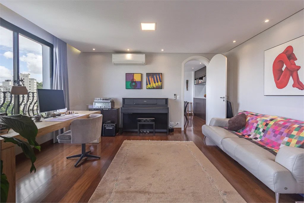 Apartamento à venda com 4 quartos, sendo 2 suítes,  em Jardim Parque Morumbi, São Paulo, SP
