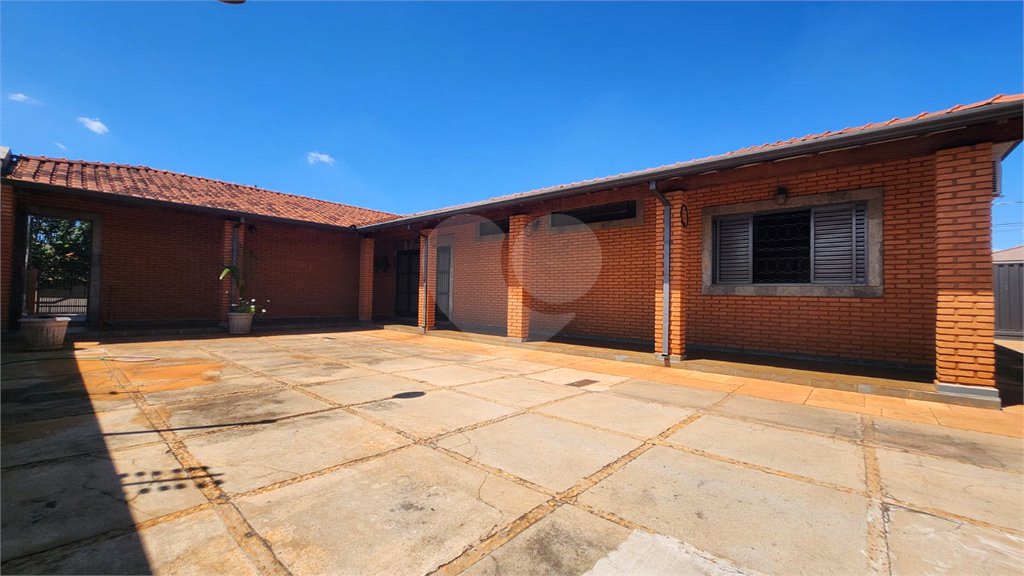 Casa à venda com 3 quartos, sendo 2 suítes, em Jardim Europa (vila Xavier), Araraquara, SP