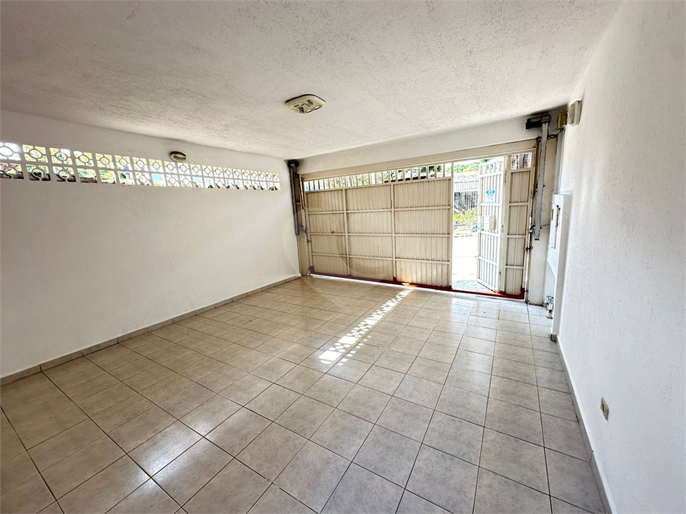 Casa à venda com 3 quartos, sendo 1 suíte, em Jardim Trussardi, São Paulo, SP