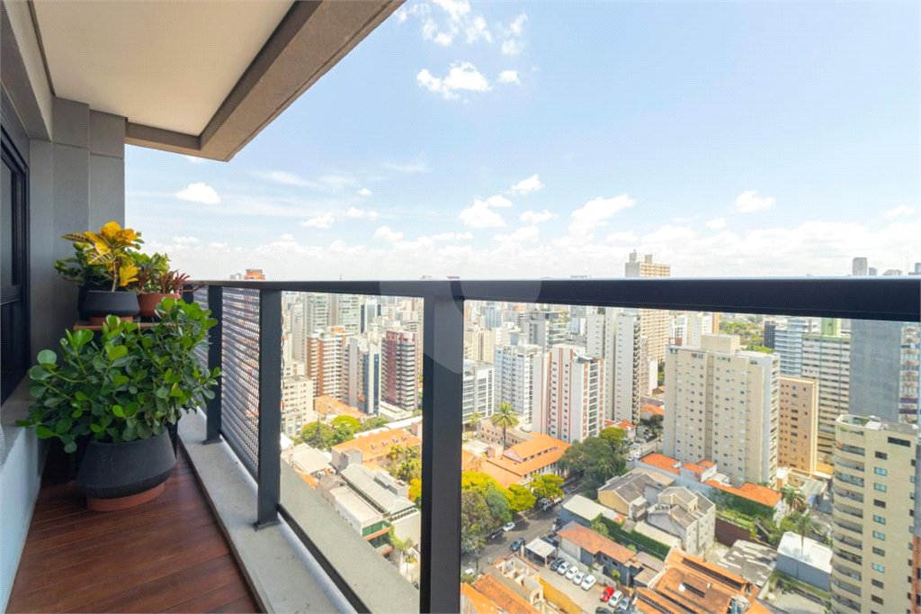 Apartamento à venda com 3 quartos, sendo 2 suítes, em Pinheiros, São Paulo, SP