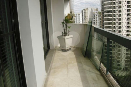Cobertura à venda com 4 quartos, sendo 3 suítes, em Campo Belo, São Paulo, SP