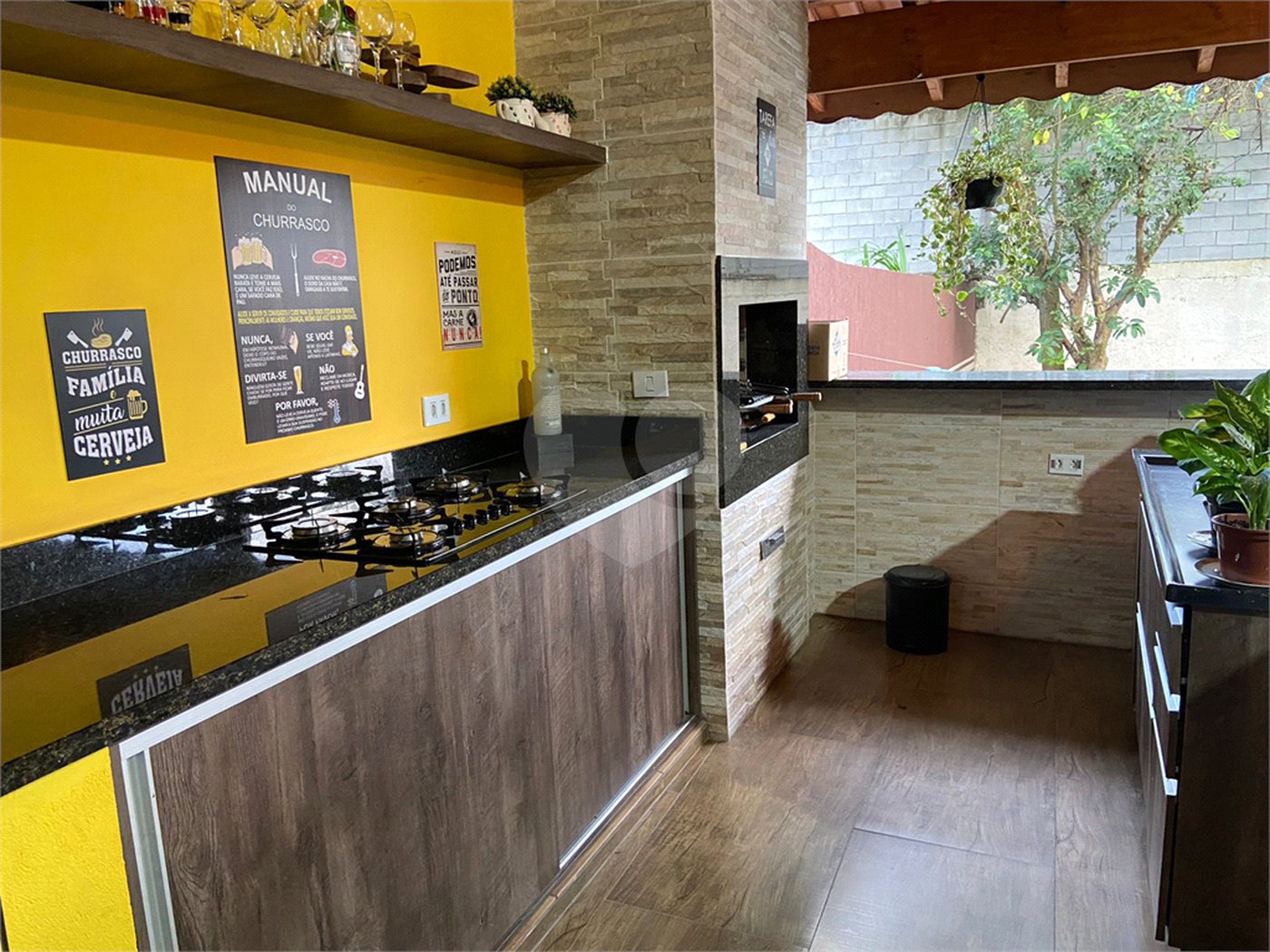 Casa à venda com 3 quartos, sendo 2 suítes, em Jardim Medina, Poá, SP