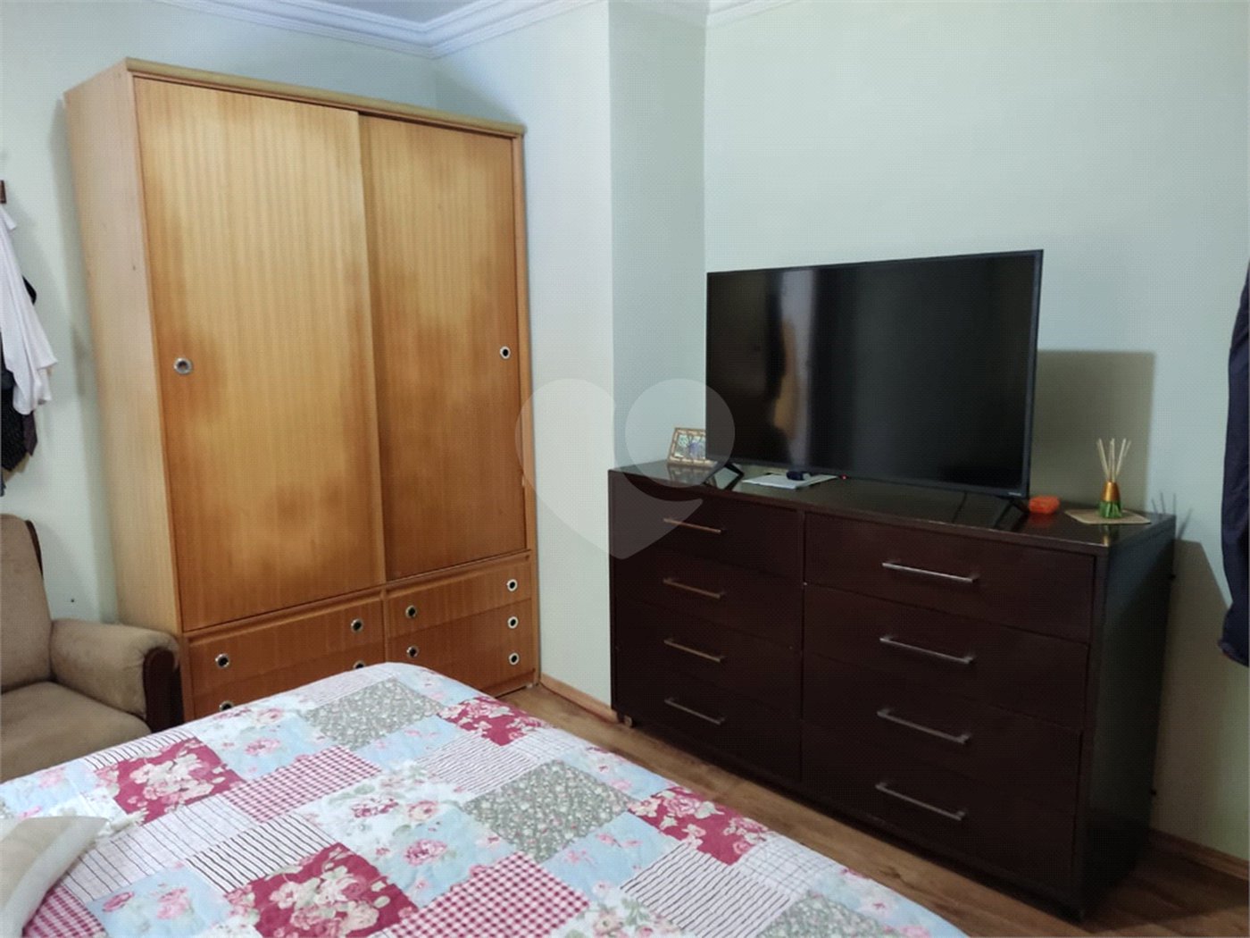 Casa à venda com 3 quartos, sendo 2 suítes, no condomínio Residencial Jardim Lago da Cantareira, Mairiporã - SP