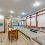 Casa à venda com 5 quartos, sendo 4 suítes, em Alto da Boa Vista, São Paulo, SP