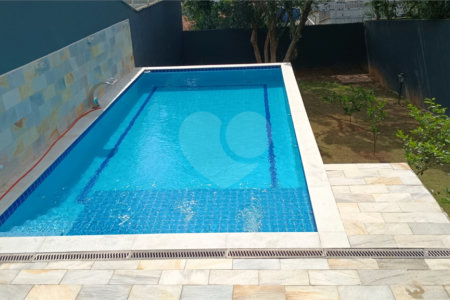 Casa à venda com 4 quartos, sendo 3 suítes,  em Cerâmica, São Caetano do Sul, SP