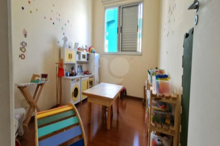 Apartamento à venda com 3 quartos, sendo 1 suíte,  em Vila Gilda, Santo André, SP
