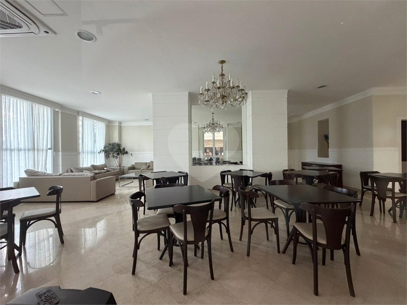 Apartamento à venda com 3 quartos, sendo 1 suíte,  em Vila Regente Feijó, São Paulo, SP