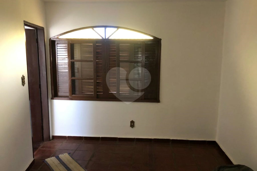 Sobrado à venda com 3 quartos em Serra da Cantareira, Mairiporã, SP