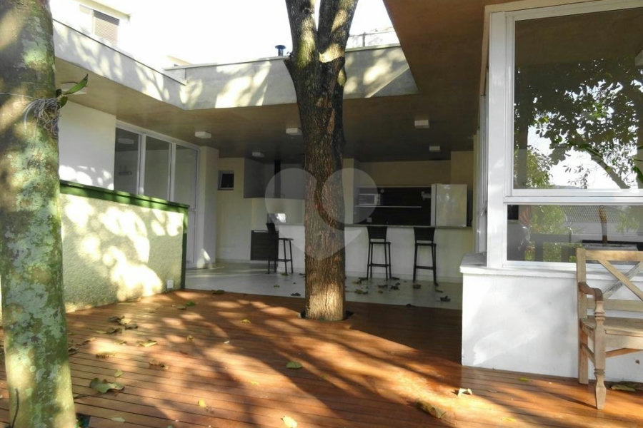 Casa à venda com 4 quartos, sendo 3 suítes,  no condomínio Domus, São Paulo - SP