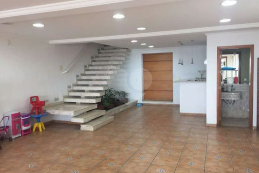 Sobrado à venda com 4 suítes em Santana, São Paulo, SP