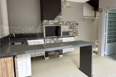 Indaiatuba- Villagio de Itaici- Venda - terreno 150,00 ms - construida 144, 15 ms - 3 dorms, 1 suite, sala, cozinha, wc - R$ 999.900,00 -Área de lazer conta com: Salão de festas - Piscina - Clube - Playground - Academia completamento bancário. Imóvel locado em setembro 2024, venda para investidor,
