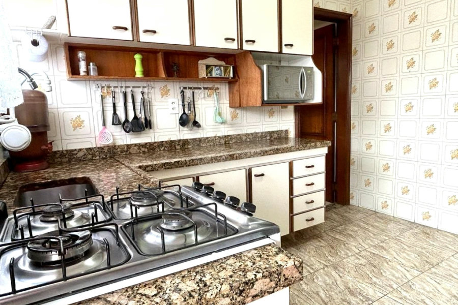Casa à venda com 5 quartos, sendo 1 suíte, em Vila Mazzei, São Paulo, SP