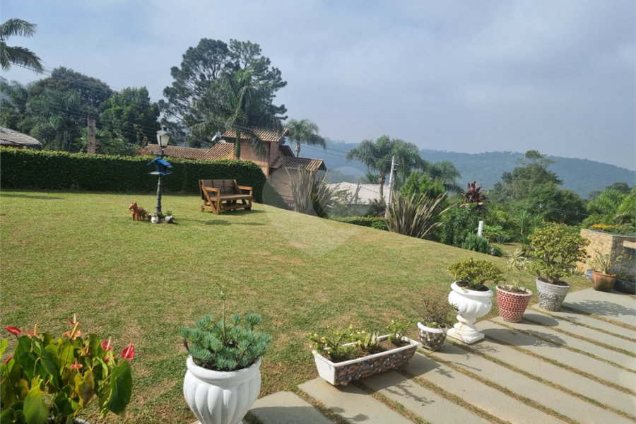 Casa à venda com 3 quartos, sendo 1 suíte, no condomínio Alpes da Cantareira, Mairiporã - SP