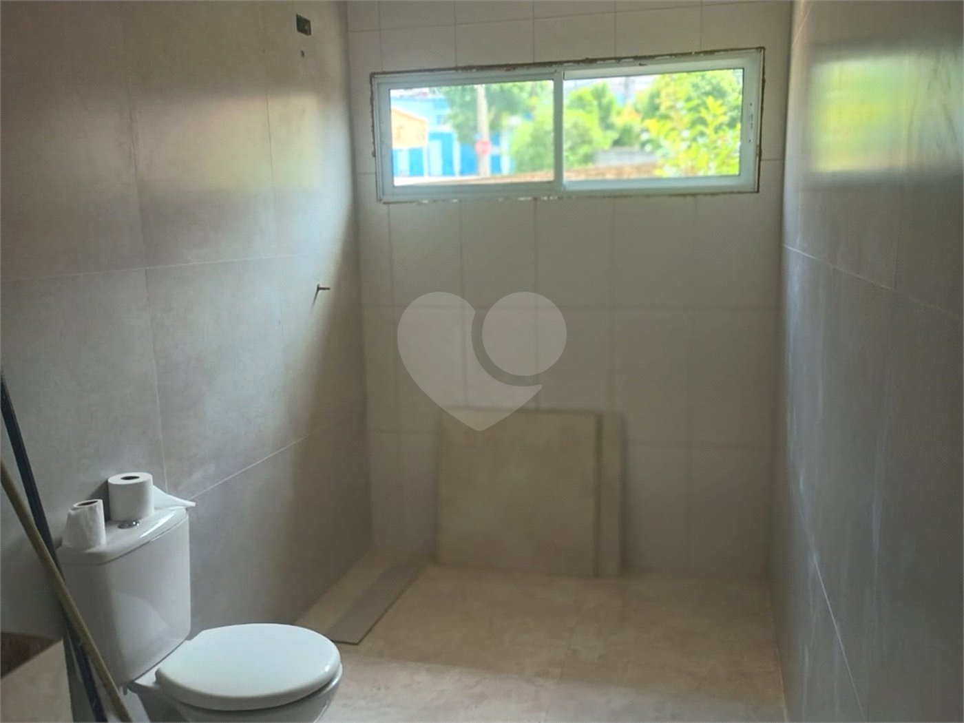 Casa à venda com 3 quartos, sendo 1 suíte,  em Jardim do Lago, Jundiaí, SP
