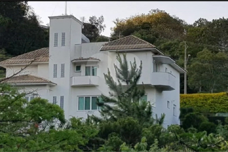 Casa à venda com 4 suítes no condomínio Monte Samkhya, Serra Negra - SP