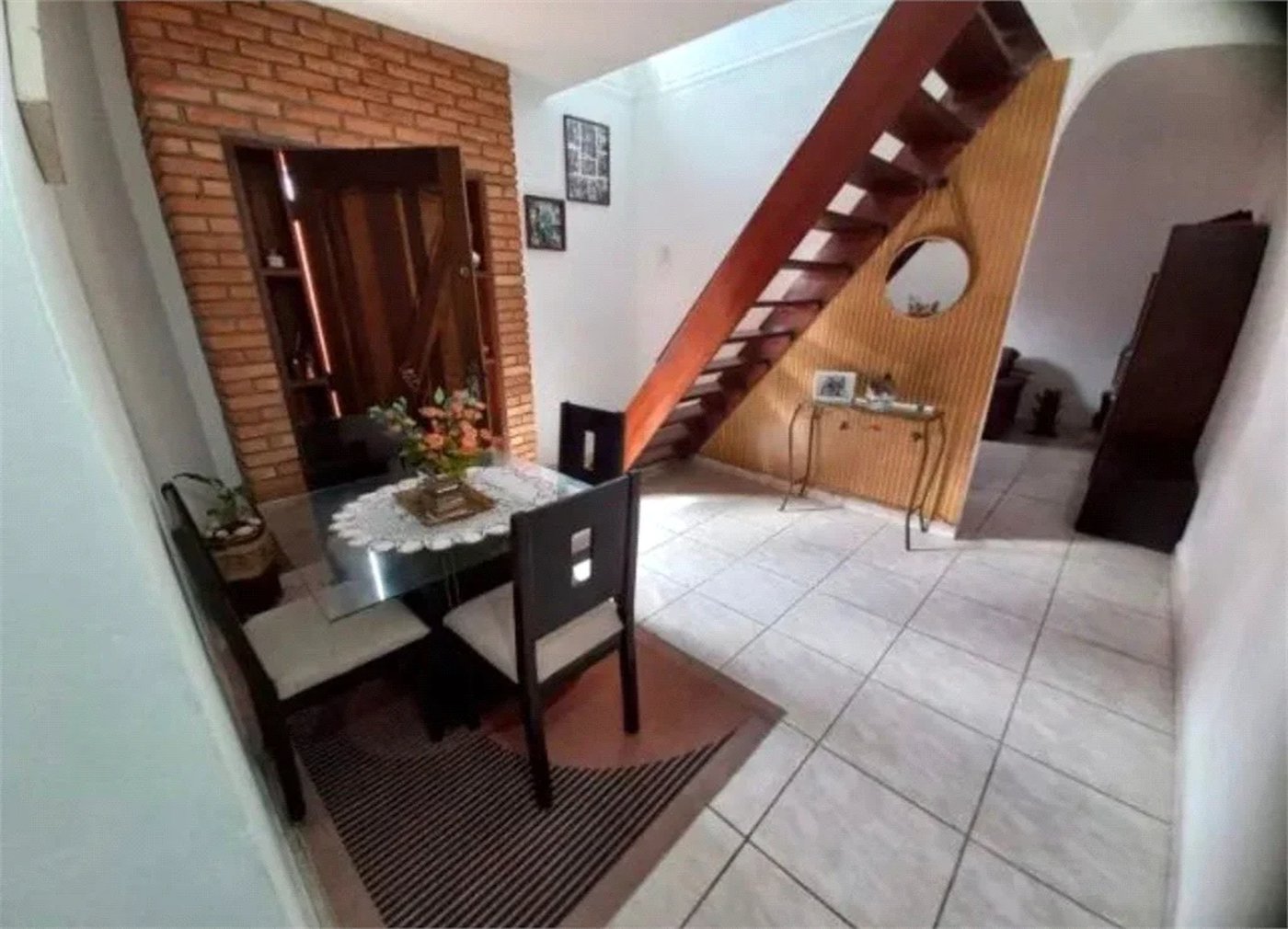 Sobrado à venda com 4 quartos, sendo 1 suíte, em Santo Antônio, Osasco, SP