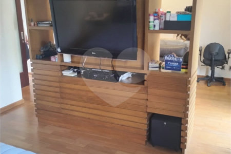 Casa à venda com 5 quartos, sendo 4 suítes, no condomínio Santa Teresa, Jundiaí - SP