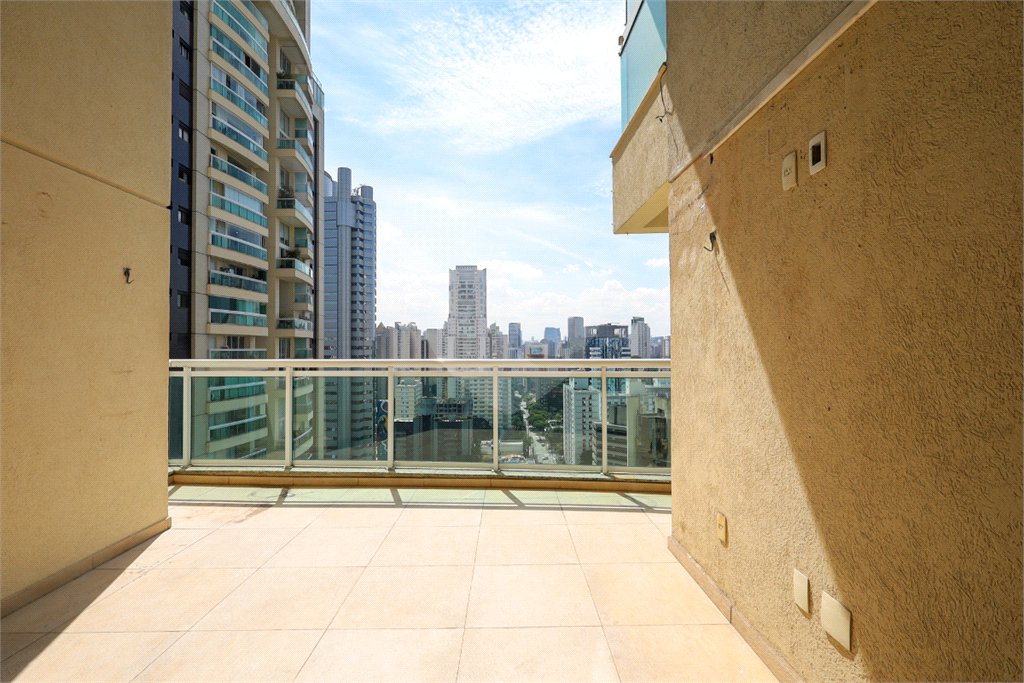 Apartamento à venda com 3 quartos, sendo 2 suítes, em Brooklin, São Paulo, SP