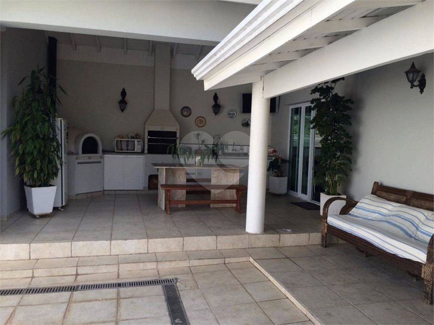 Casa à venda com 3 suítes no condomínio Residencial Jardim Paulista I, Vinhedo - SP