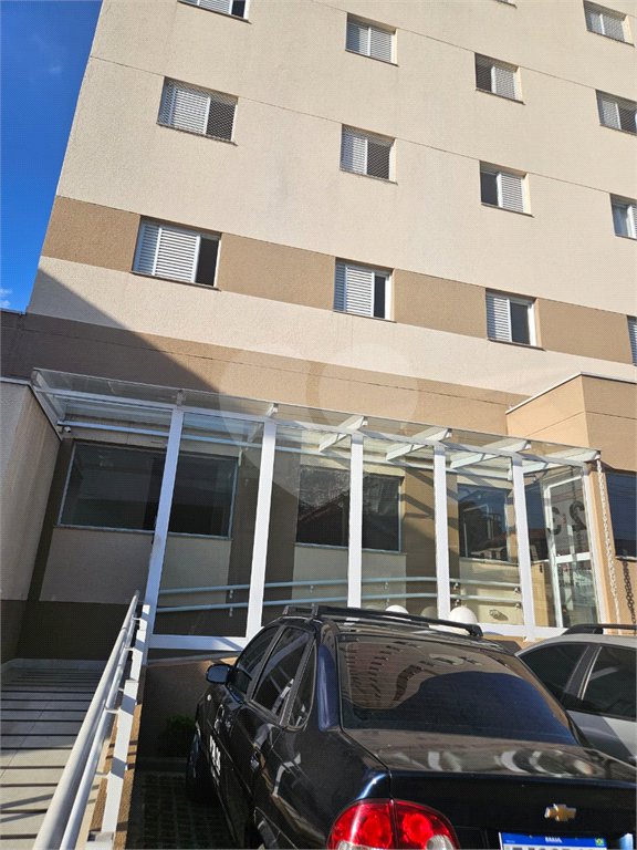 Apartamento à venda com 3 quartos, sendo 1 suíte, no Centro, Poá, SP