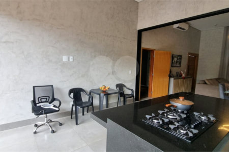 Casa à venda com 3 quartos, sendo 1 suíte, no condomínio Villas Mabel, Ribeirão Preto - SP