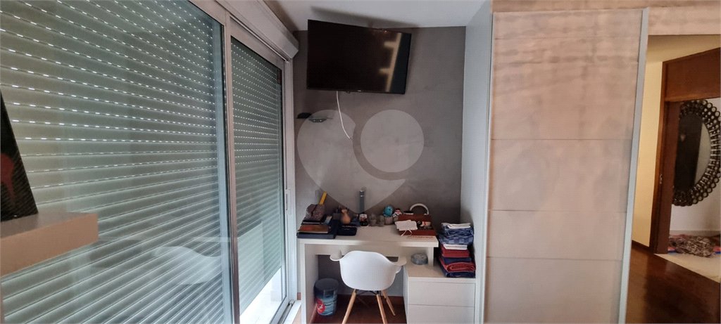 Casa à venda com 5 quartos, sendo 2 suítes, no condomínio Swiss Park, São Bernardo do Campo - SP