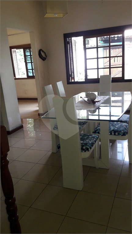 Casa à venda com 3 quartos, sendo 2 suítes, no condomínio Itatitara, Rio de Janeiro - RJ