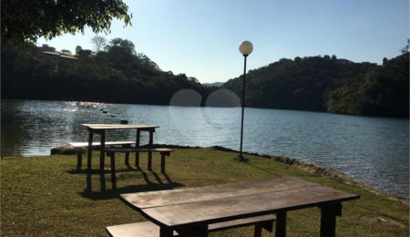 Casa à venda com 4 quartos, sendo 1 suíte,  em Vila Machado, Mairiporã, SP
