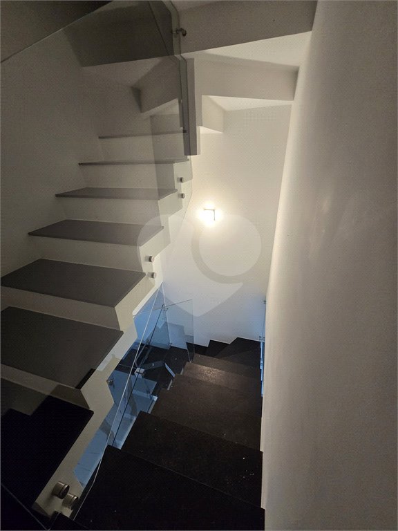 Sobrado à venda com 4 quartos, sendo 2 suítes,  em Vila Monumento, São Paulo, SP