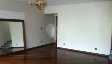 Sobrado à venda com 3 quartos, sendo 1 suíte,  em Vila Paulicéia, São Paulo, SP
