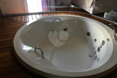 Casa à venda com 3 suítes no condomínio Aruã, Mogi das Cruzes - SP