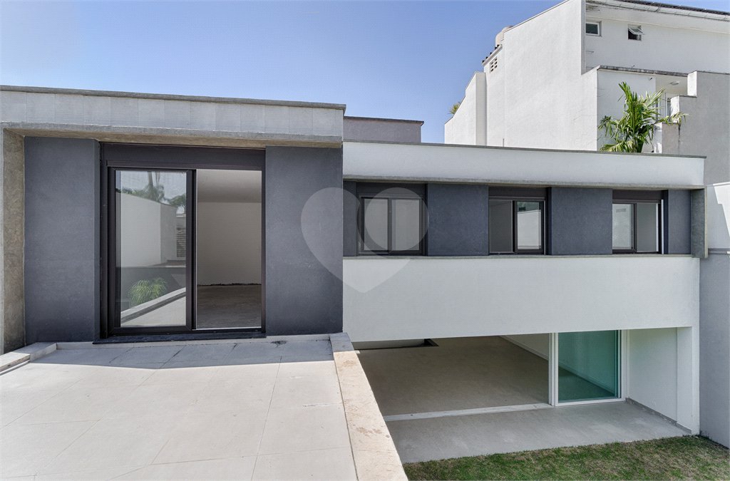 Casa à venda com 4 suítes no condomínio Edifício Jade, São Paulo - SP