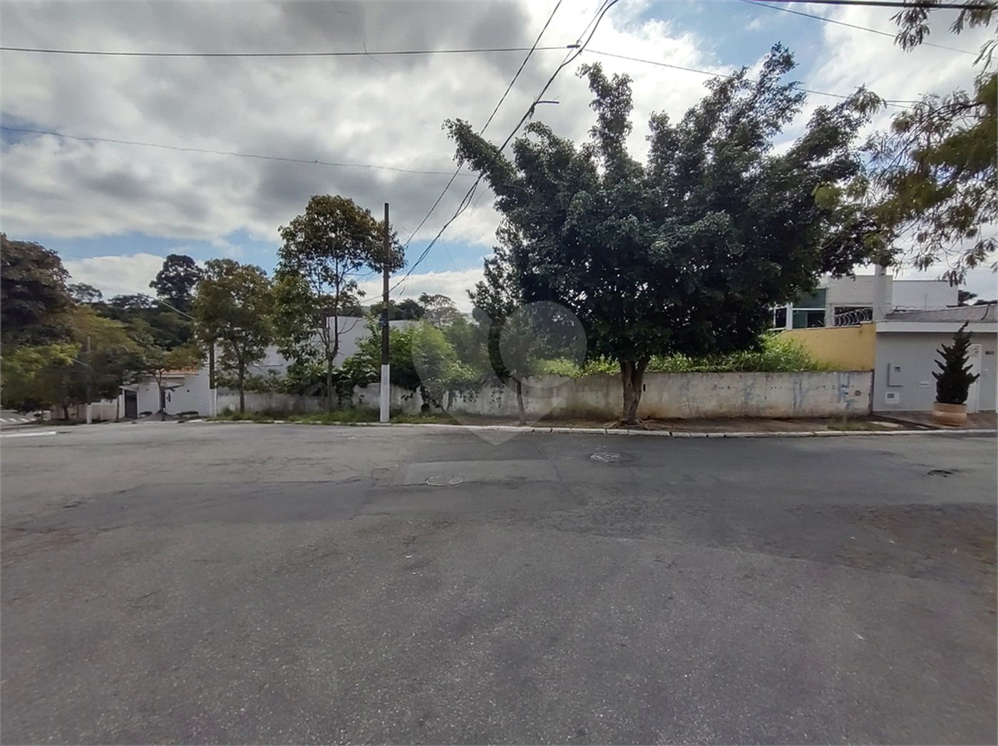 Terreno à venda no condomínio Jardim Leonor Mendes de Barros, São Paulo - SP
