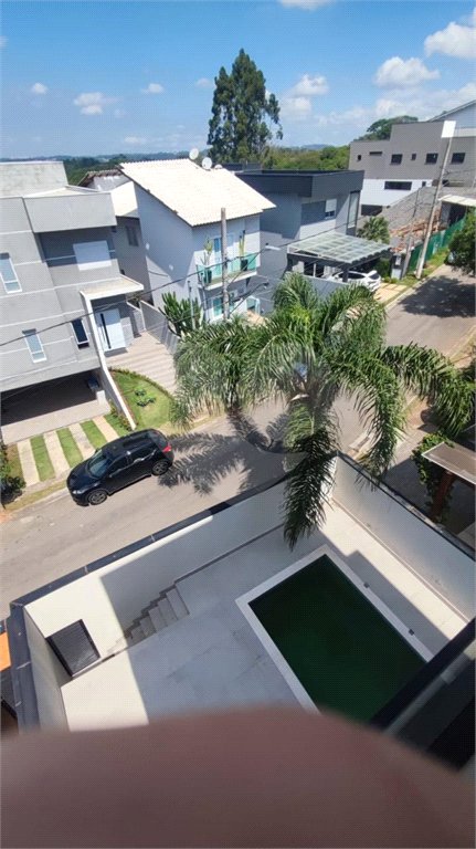Casa à venda com 3 quartos, sendo 1 suíte,  no condomínio Terras de São Fernando, Cotia - SP