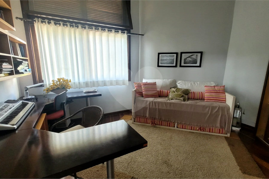 Casa à venda ou para alugar com 4 quartos, sendo 2 suítes, no condomínio Cantareira, Mairiporã - SP