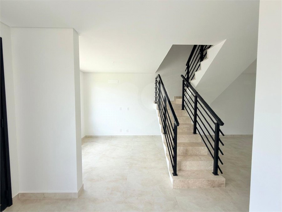 Casa à venda ou para alugar com 3 suítes no condomínio Mont Blanc Village, Vinhedo - SP