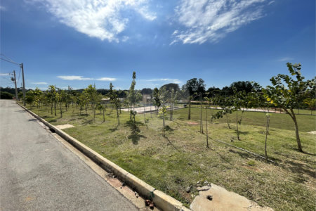 Casa à venda com 3 quartos, sendo 1 suíte, no condomínio Tivolli Residencial, Itapetininga - SP