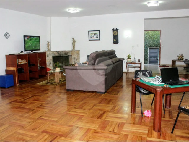 Casa à venda ou para alugar com 4 quartos, sendo 2 suítes,  em Alto da Boa Vista, São Paulo, SP
