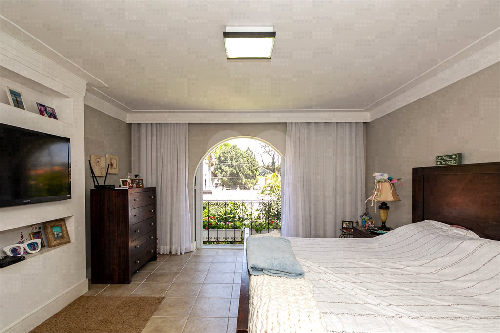 Casa à venda com 4 quartos, sendo 2 suítes,  em Interlagos, São Paulo, SP