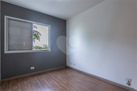 Apartamento à venda com 3 quartos, sendo 1 suíte, em Santo Amaro, São Paulo, SP