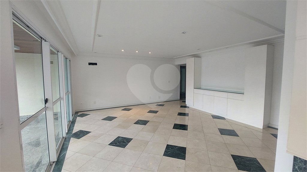 Apartamento à venda com 3 quartos, sendo 1 suíte, em Alto da Boa Vista, São Paulo, SP