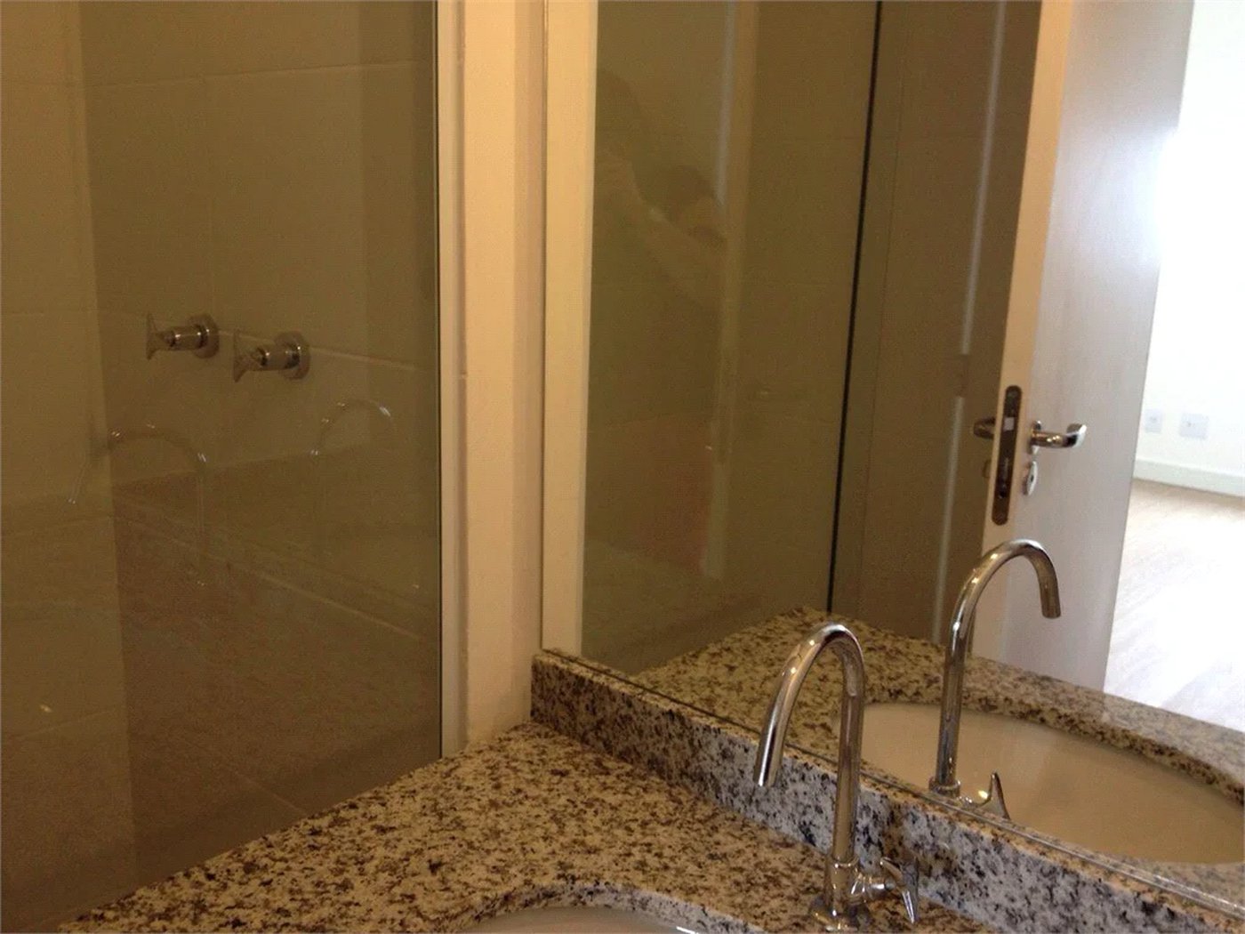 Apartamento à venda com 3 quartos, sendo 1 suíte,  em Jardim Parque Morumbi, São Paulo, SP