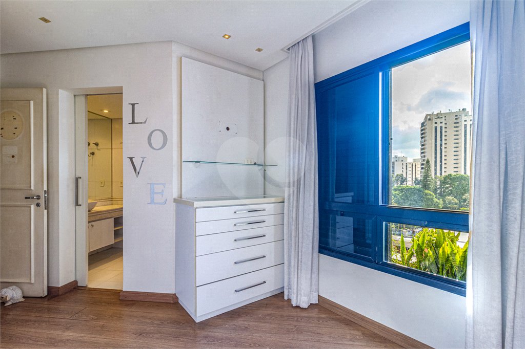 Apartamento à venda com 3 quartos, sendo 2 suítes, em Vila Andrade, São Paulo, SP