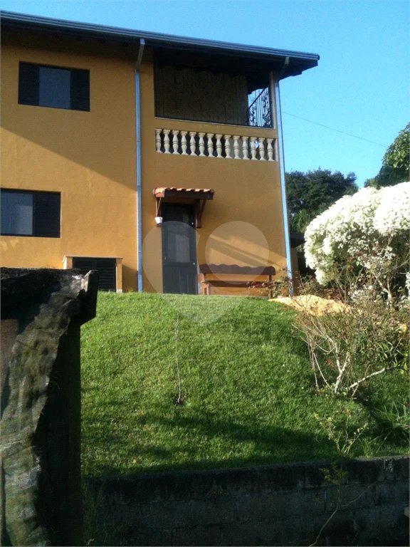 Sítio à venda com 8 quartos, sendo 3 suítes,  em Monte Alegre, Vinhedo, SP