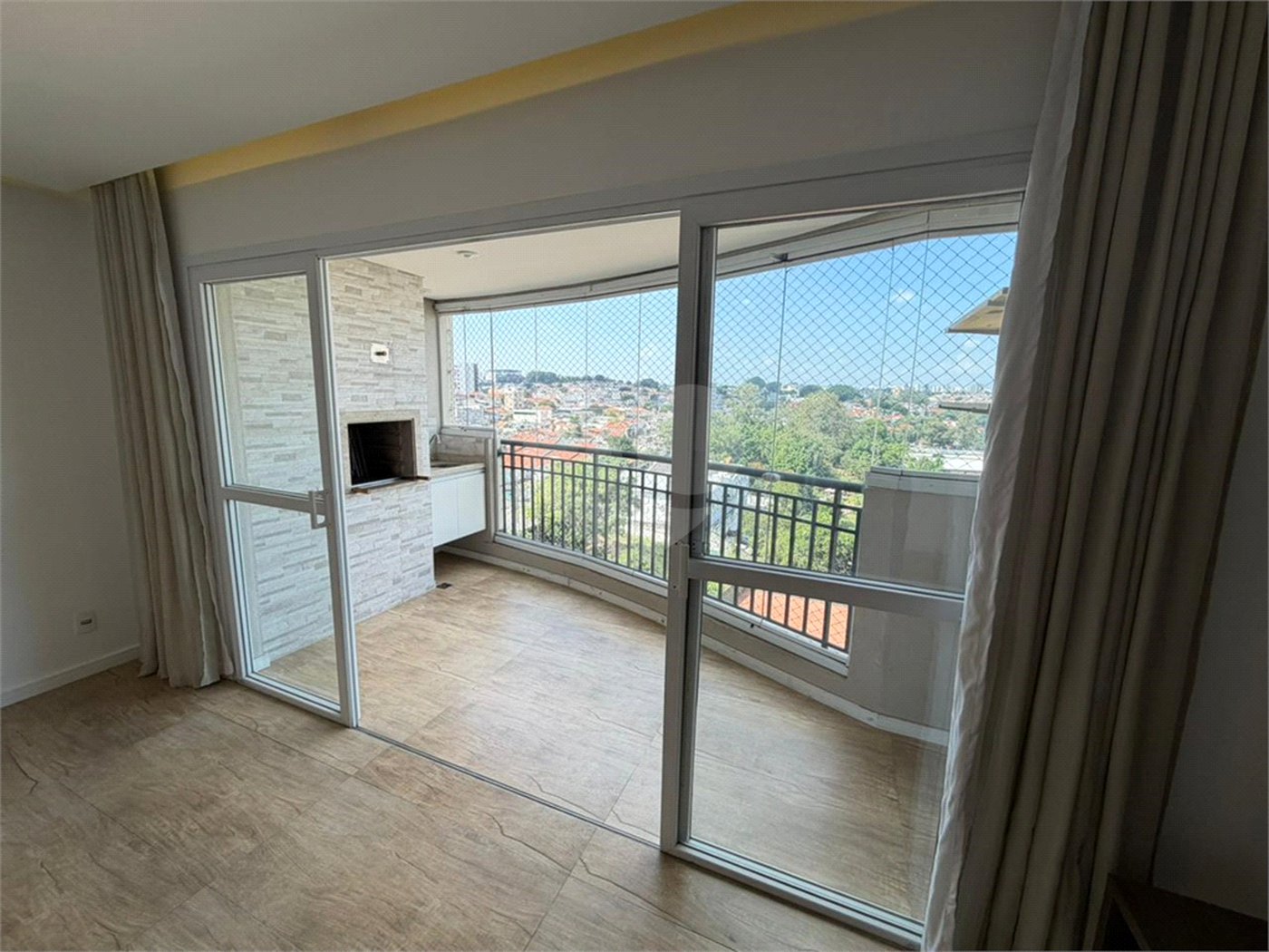 Apartamento à venda com 3 quartos, sendo 1 suíte, em Jardim Aeroporto, São Paulo, SP