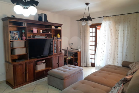 Sobrado à venda com 3 quartos, sendo 1 suíte,  em Vila Medeiros, São Paulo, SP